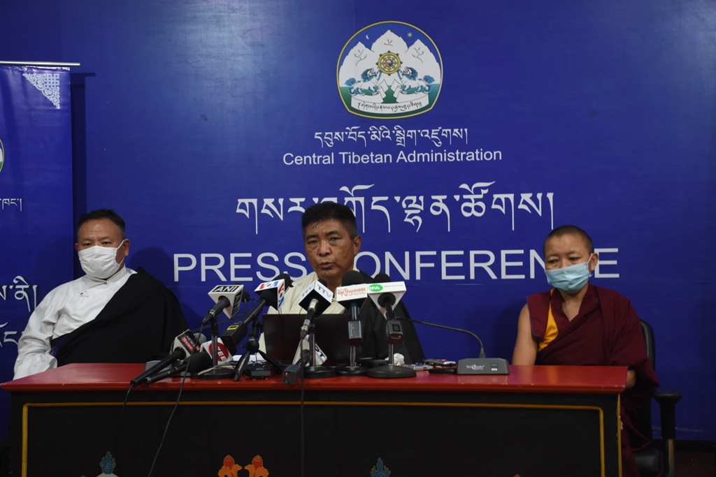 The chief election commissioner Wangdu Tsering Pesur (C) with the two additional commissioners, Geshema Delek Wangmo (R) and Sonam Gyaltsen (L) at the press conference on Monday (Phayul photo- Kunsang Gashon)