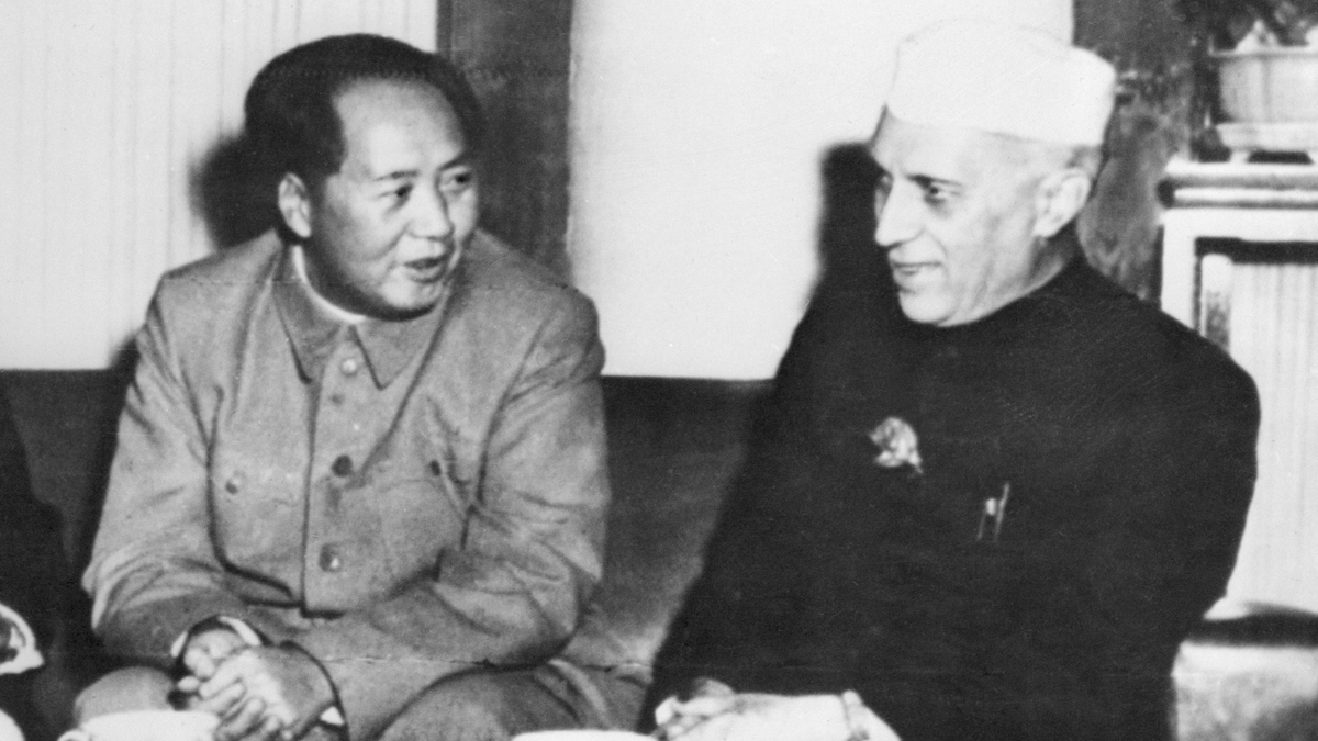 Mao Zedong and Jawaharlal Nehru at Peking in 1954. (Getty Images)
